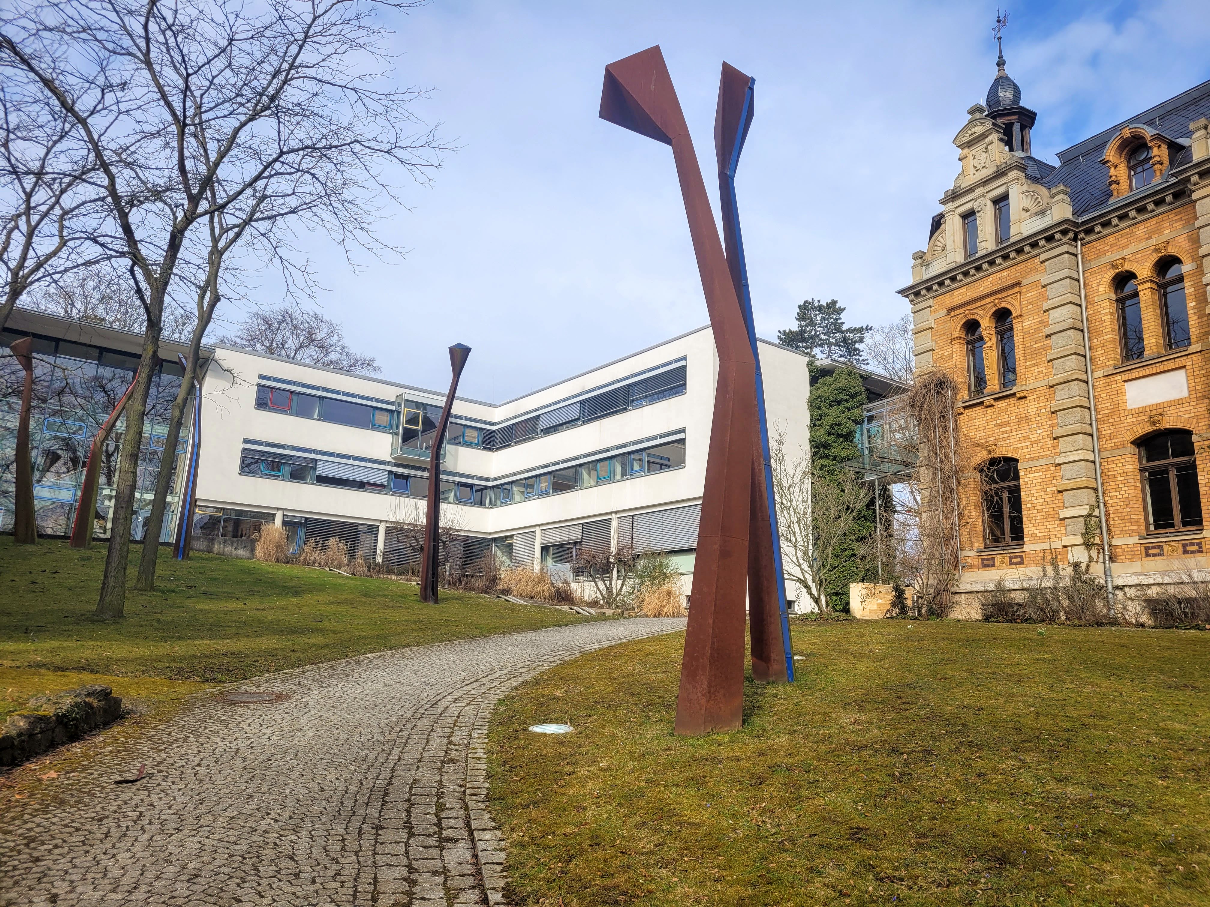 Foto of a building where the research group is situated.